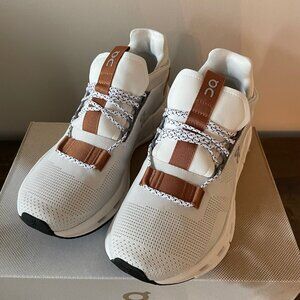 On Cloud Cloudnova Running Sneakers Women's
